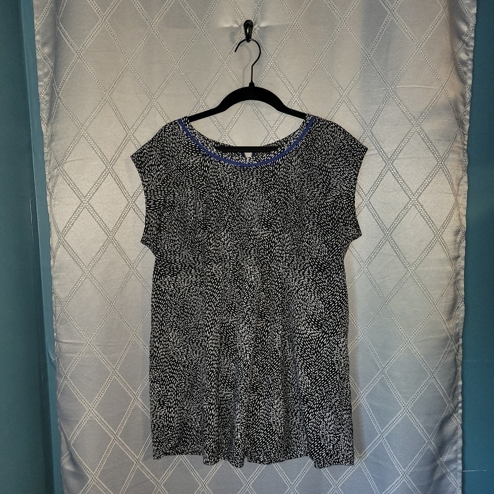 MOTHERHOOD maternity shirt